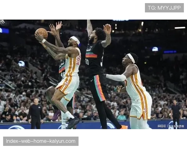 老鹰三节爆发击溃勇士 沃克24分肯纳德6记三分展团队篮球 老鹰三节爆发击溃勇士 沃克24分肯纳德6记三分展团队篮球