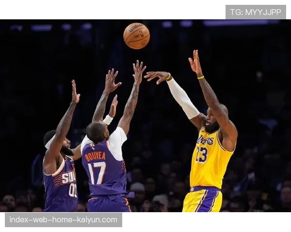 太阳紧追湖人西部竞争白热化 战术深度决定季后赛席位 太阳紧追湖人西部竞争白热化 战术深度决定季后赛席位